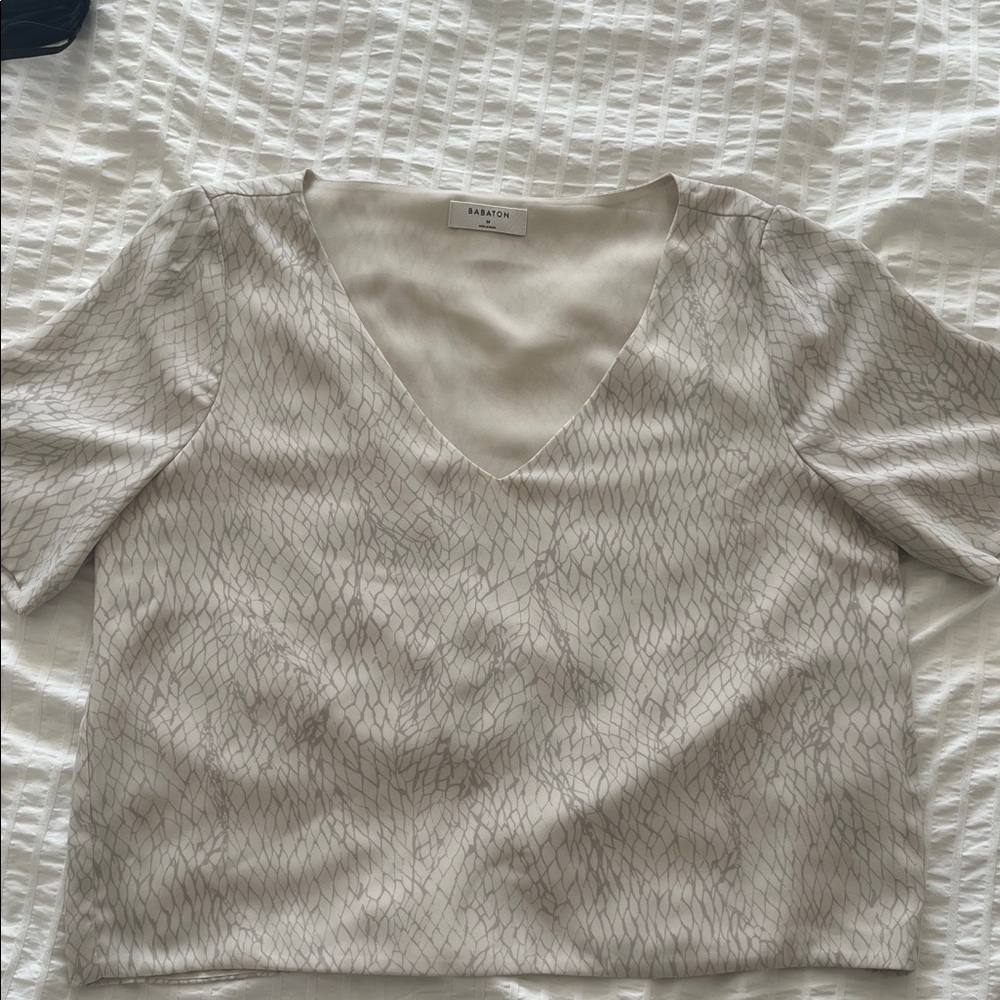 Aritzia Babaton Beige V-Neck Patterned Top